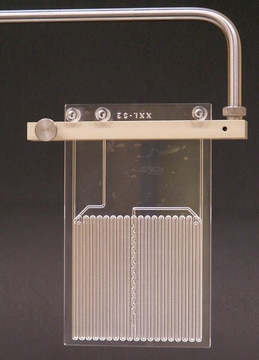 Glass microreactor XXL with fixing device and rod